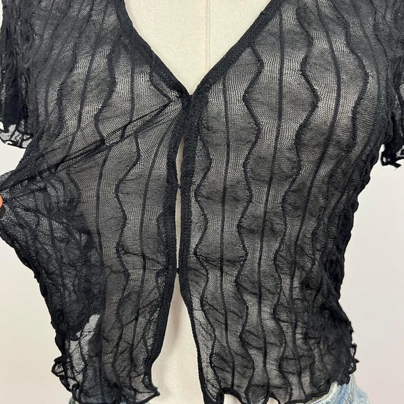 Elegant Black Lace Women Top - Picture 3 of 4